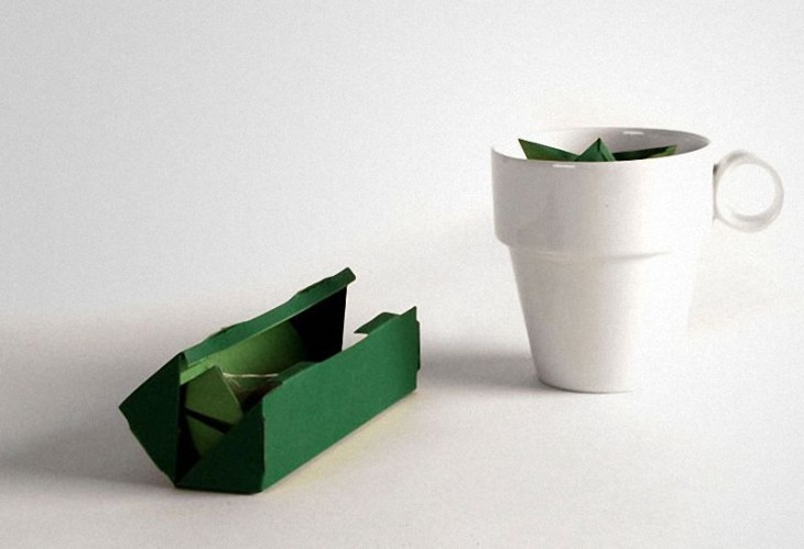 С ярлычком в форме кораблика нить вашего чайного пакетика не придется вылавливать со дна чашки.