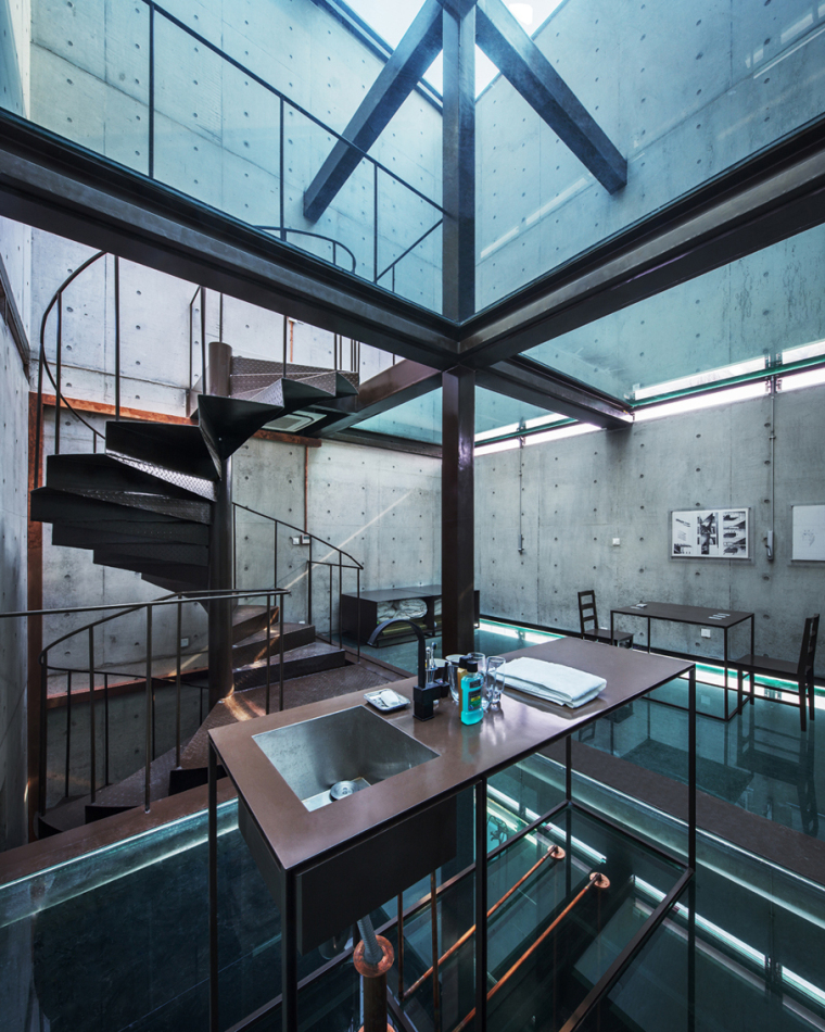Vertical Glass House 4